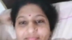 BEAUTIFUL SEXY MARRIED BHABHI SHOWING ON VIDEO CALL