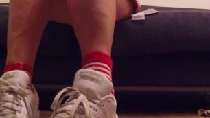 Amateur fuck and cum on sneakers